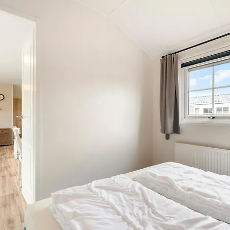 Luttikduin Nr 19 - Aan Zee * Callantsoog